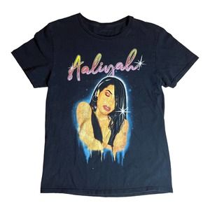 Aaliyah Graphic Print T-Shirt-Sz Small